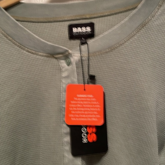 2 Outdoor Bass Women’s Tops in Size
Large. One wash out black and mint green - Picture 7 of 9